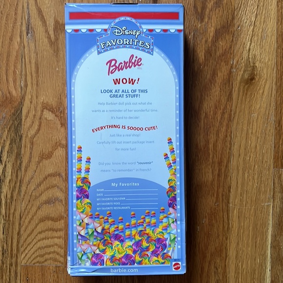 Disney Theme Park Exclusive Barbie - Picture 2 of 3